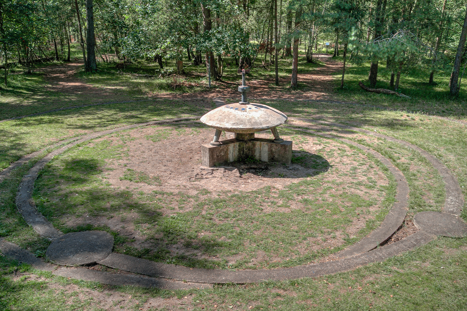 UFO-monument
