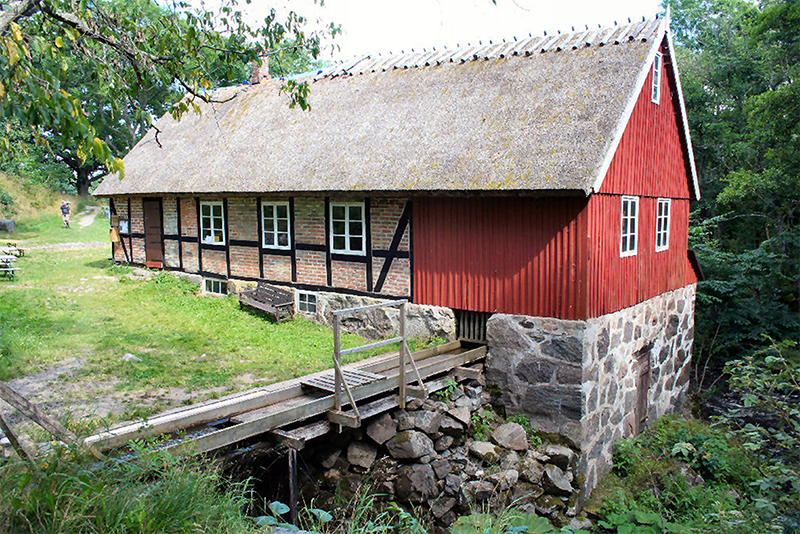Hallamölla vattenfall och kvarn – bild 2
